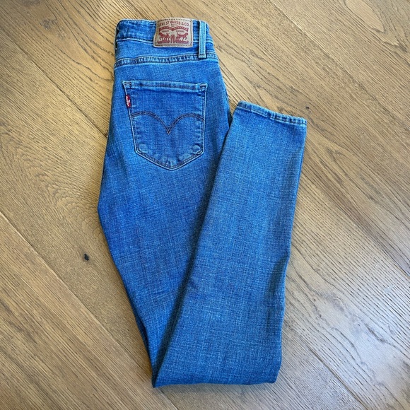Levi’s 721 High Rise Skinny - Picture 5 of 8